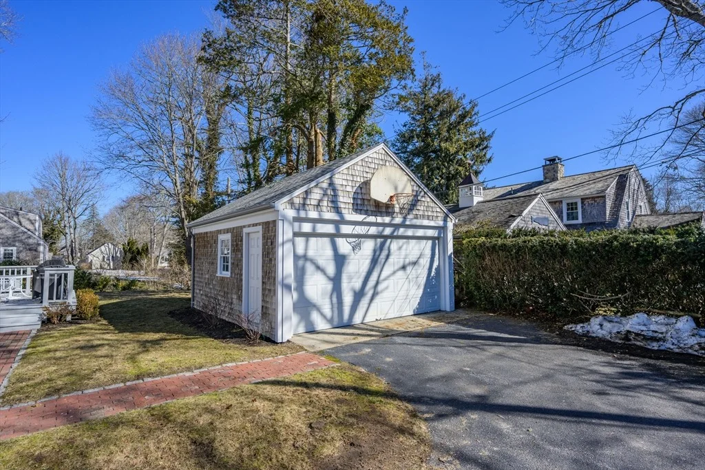 Photo of 122 Park Ave