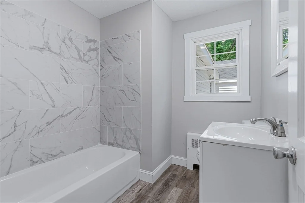 Photo of 95 Circle Dr