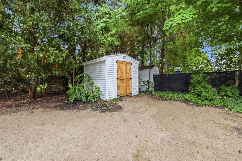 Photo of 28 Southold Rd