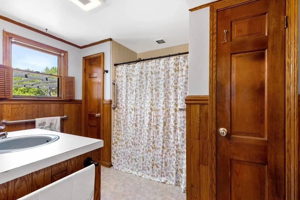 Photo of 189 Blackmore Pond Rd