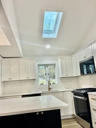 Photo of 322 River Rd