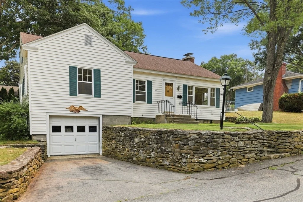 Photo of 375 Fredette Street