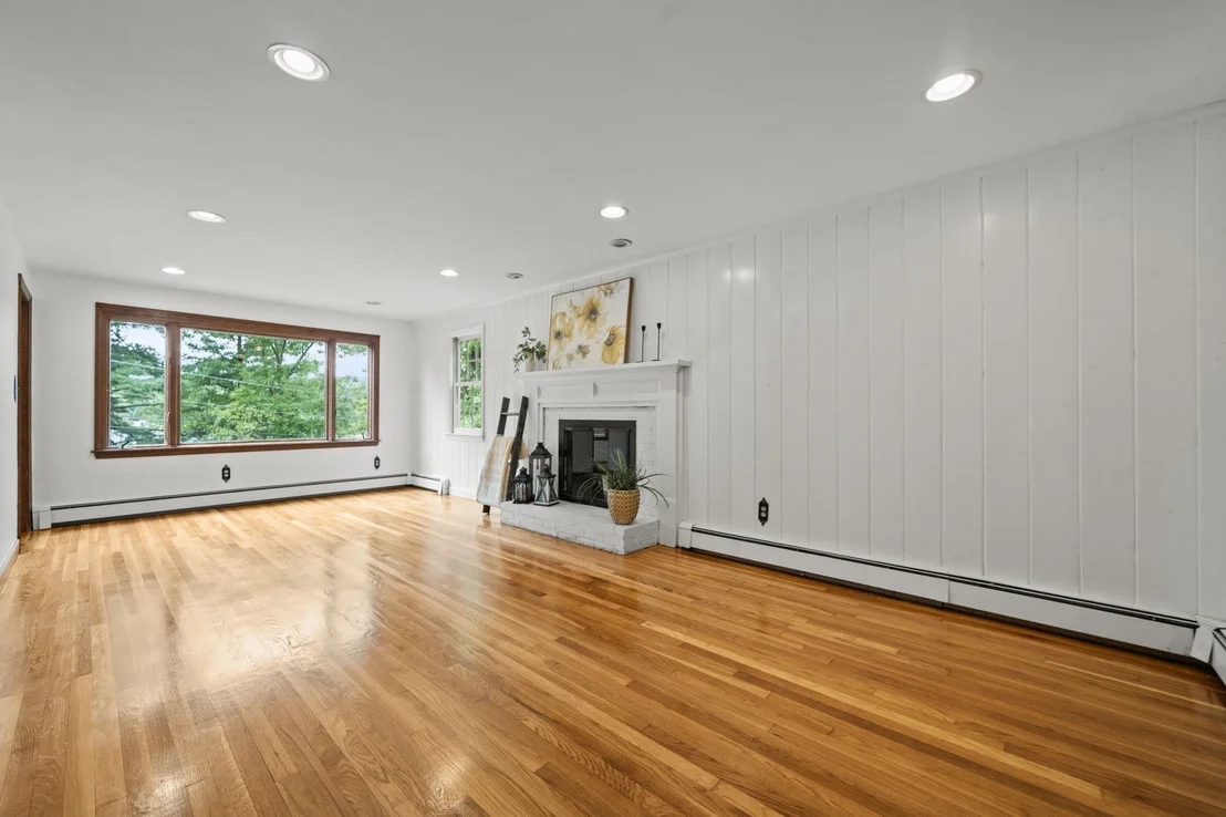 Photo of 102 Oak Ridge Drive