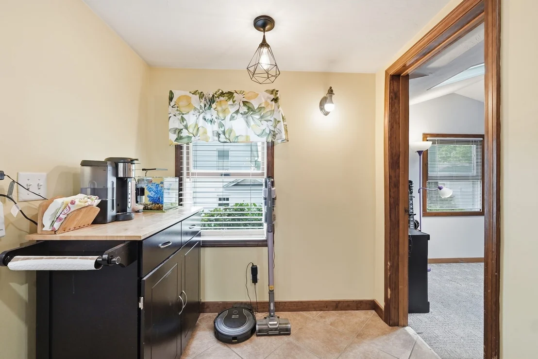 Photo of 31 Wildrose Ave