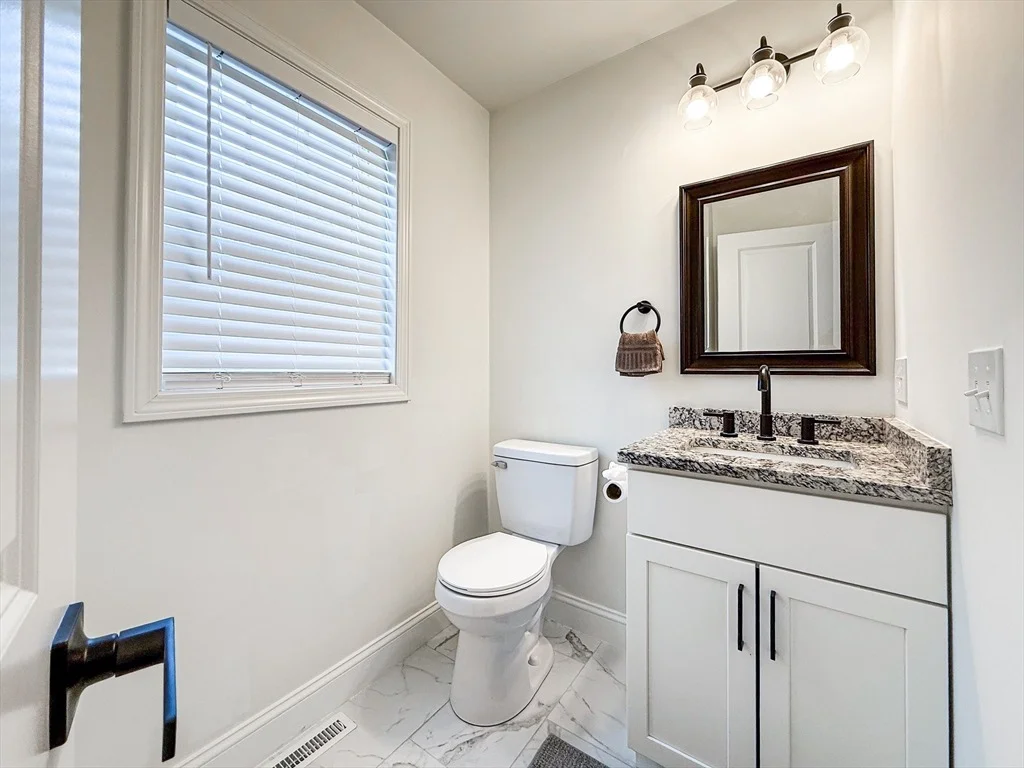 Photo of 11 Farland Cir