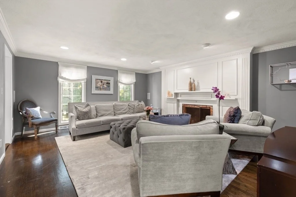 Photo of 24 Queens Cir