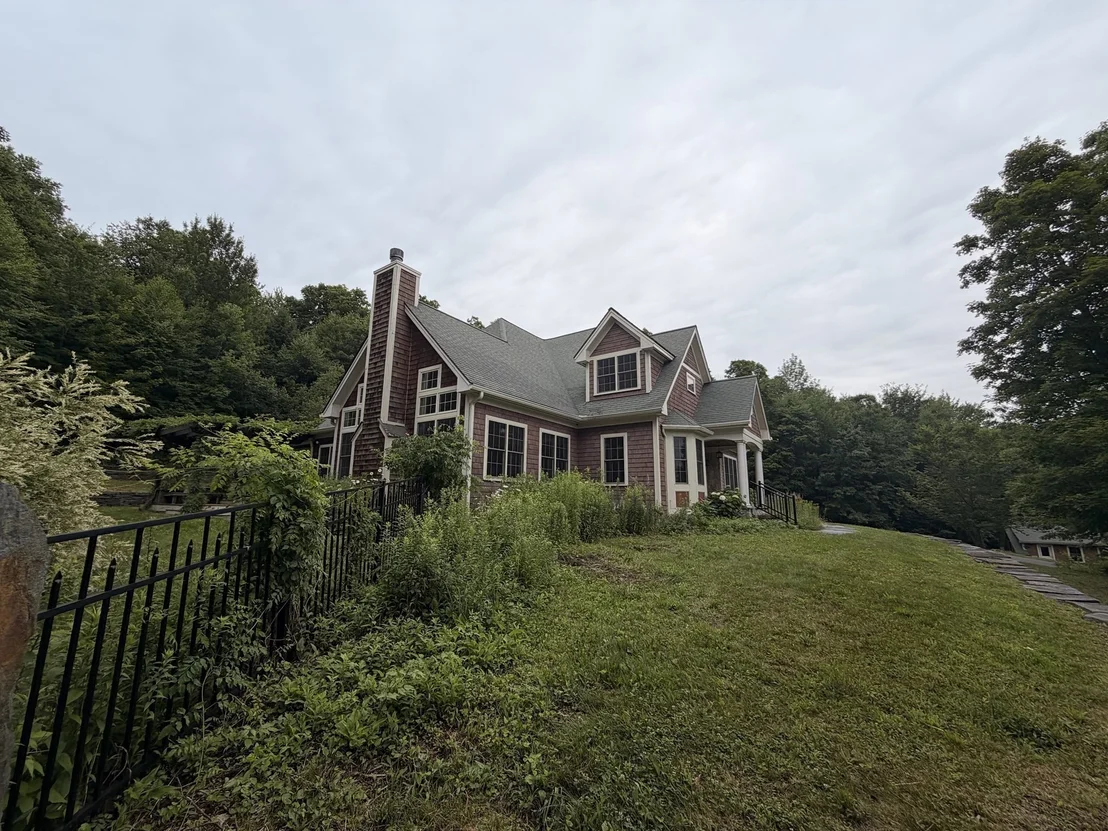 Photo of 366 West Rd