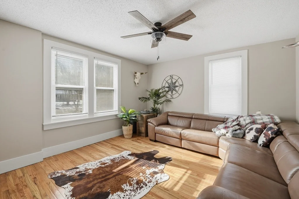 Photo of 3076 Boston Rd