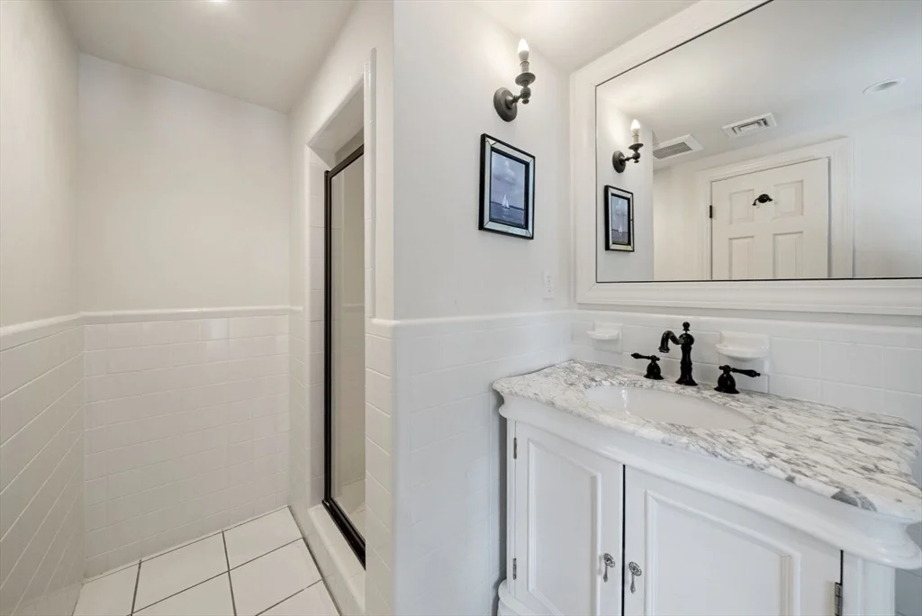 Photo of 25 Longmeadow Road