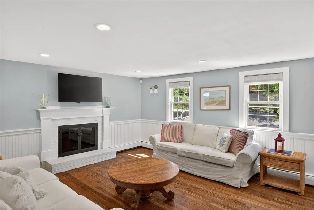 Photo of 4 Forsythia Dr