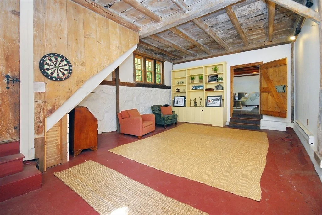 Photo of 105 Lexington Rd