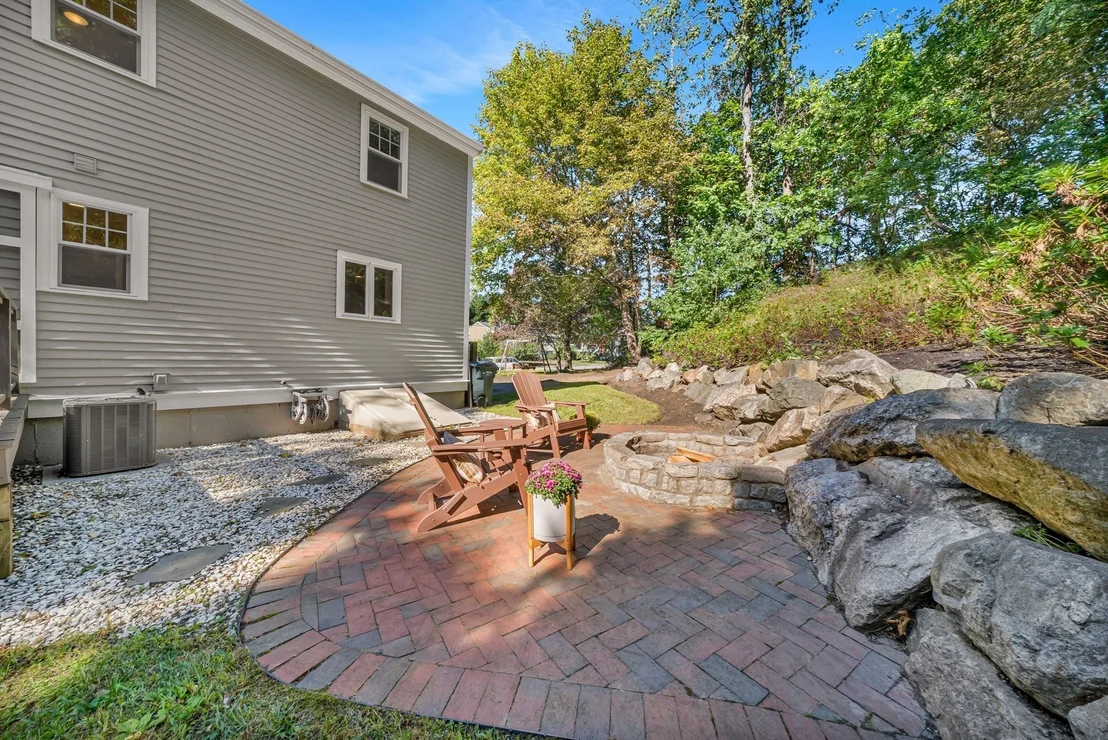 Photo of 2 Hunter Dr