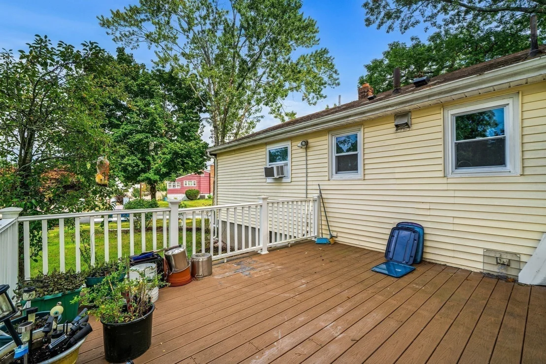 Photo of 4 Niles Rd