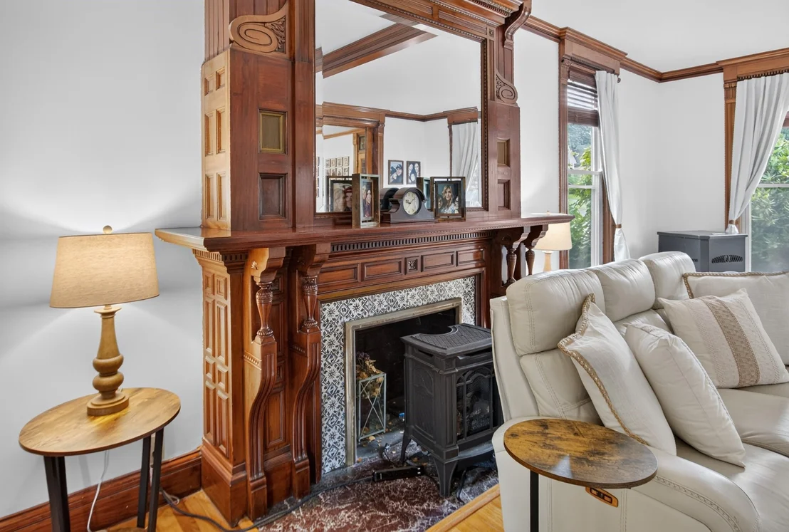 Photo of 141 Chestnut St