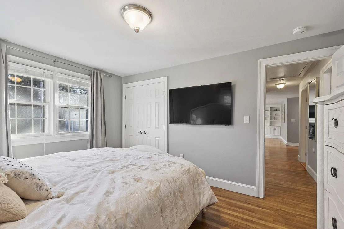 Photo of 30 Mohawk Dr