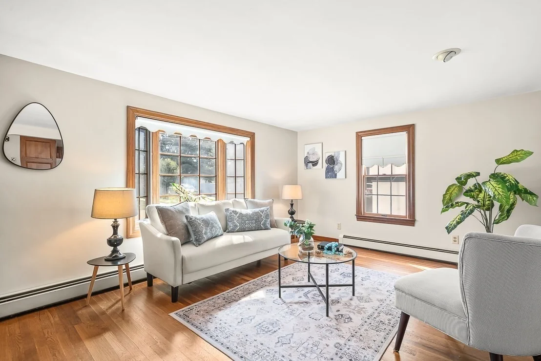 Photo of 12 Leo Ave