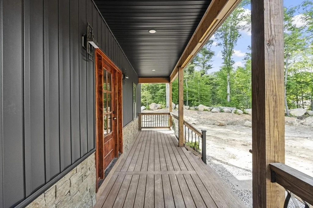 Photo of 275 State Rd