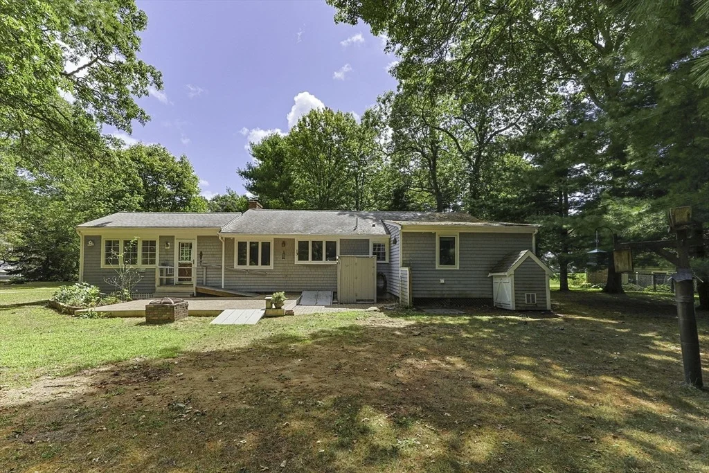 Photo of 5 Carl Gardner Rd
