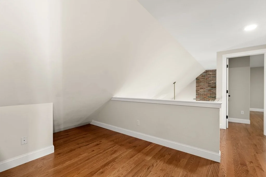 Photo of 487 Long Plain Rd