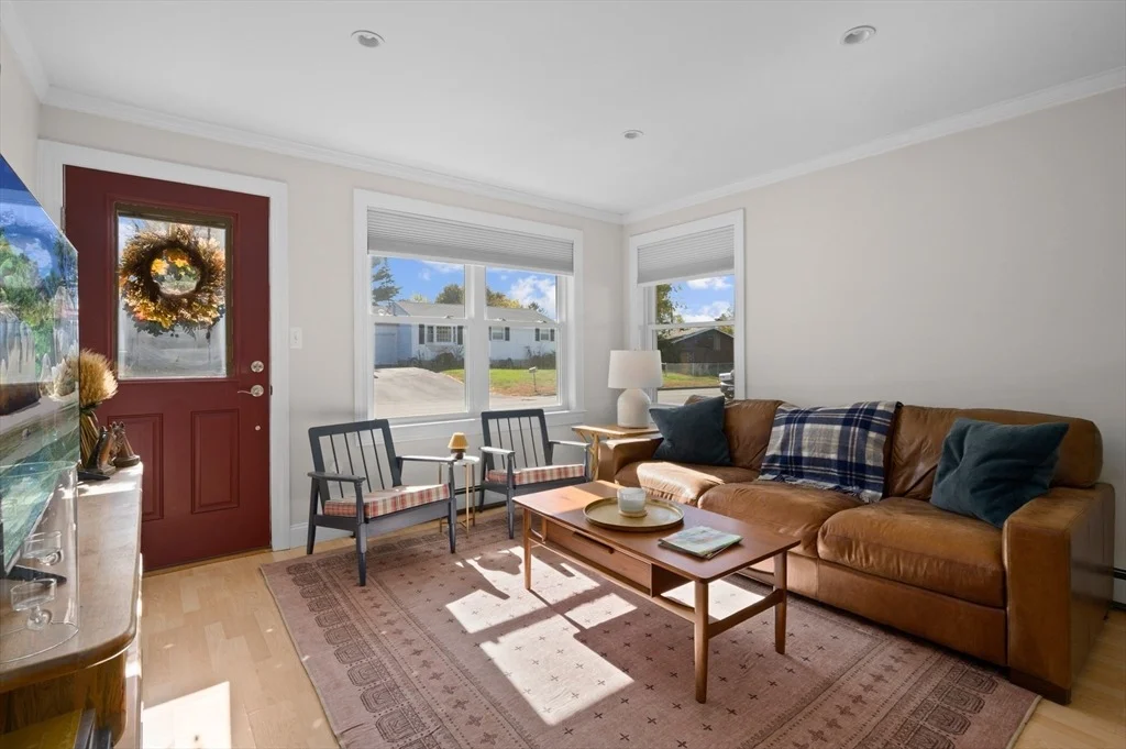 Photo of 18 Middlebrook Rd