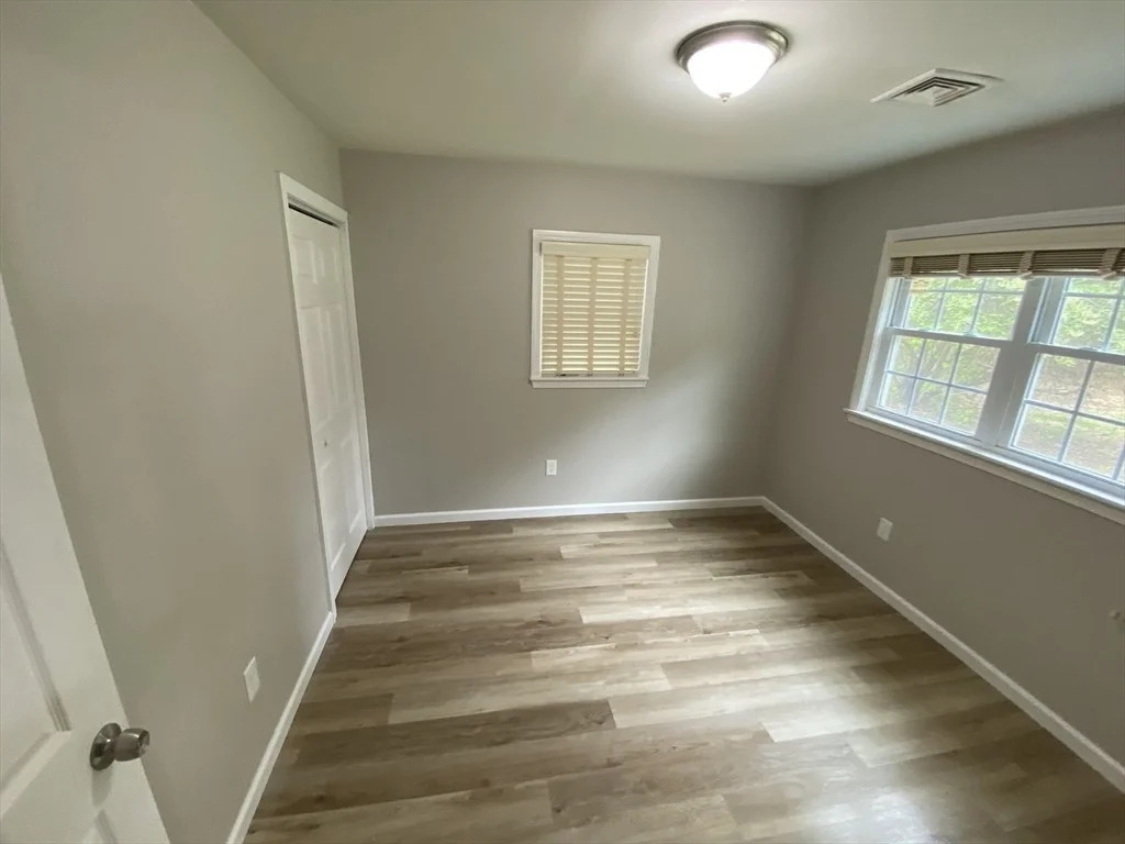 Photo of 915 Bradley Road