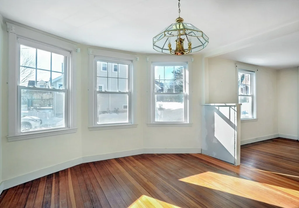 Photo of 18 Valley Beach Ave