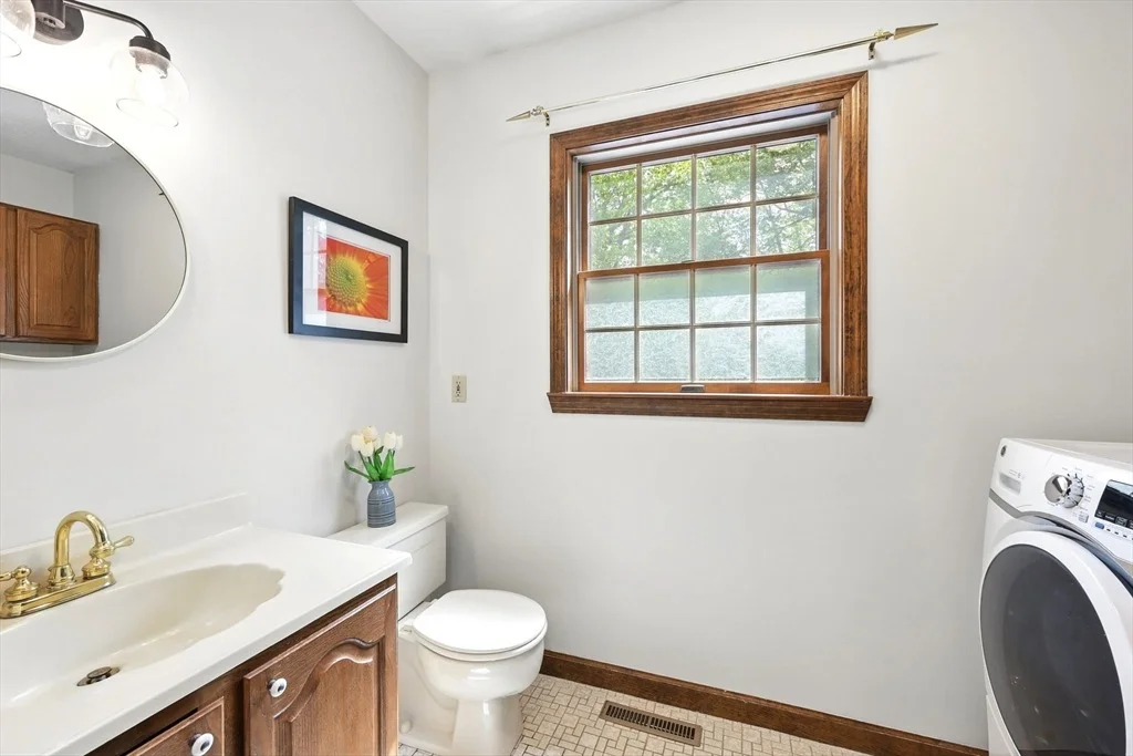 Photo of 2 Cedar Oak Dr