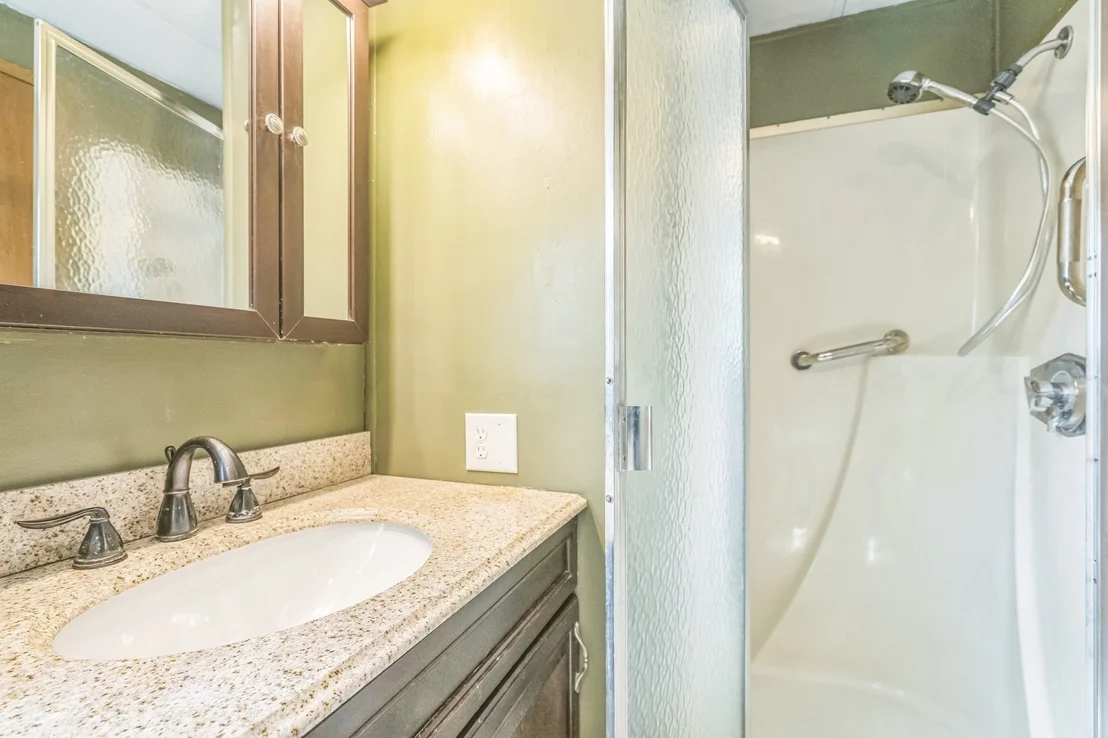 Photo of 39 Thayer Dr