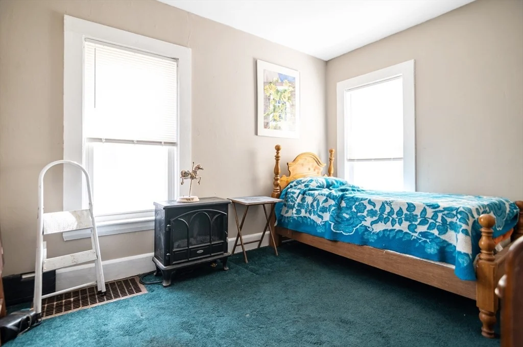 Photo of 385 Centre St
