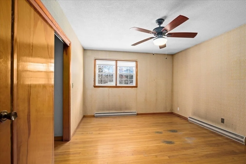 Photo of 256 Worcester Rd