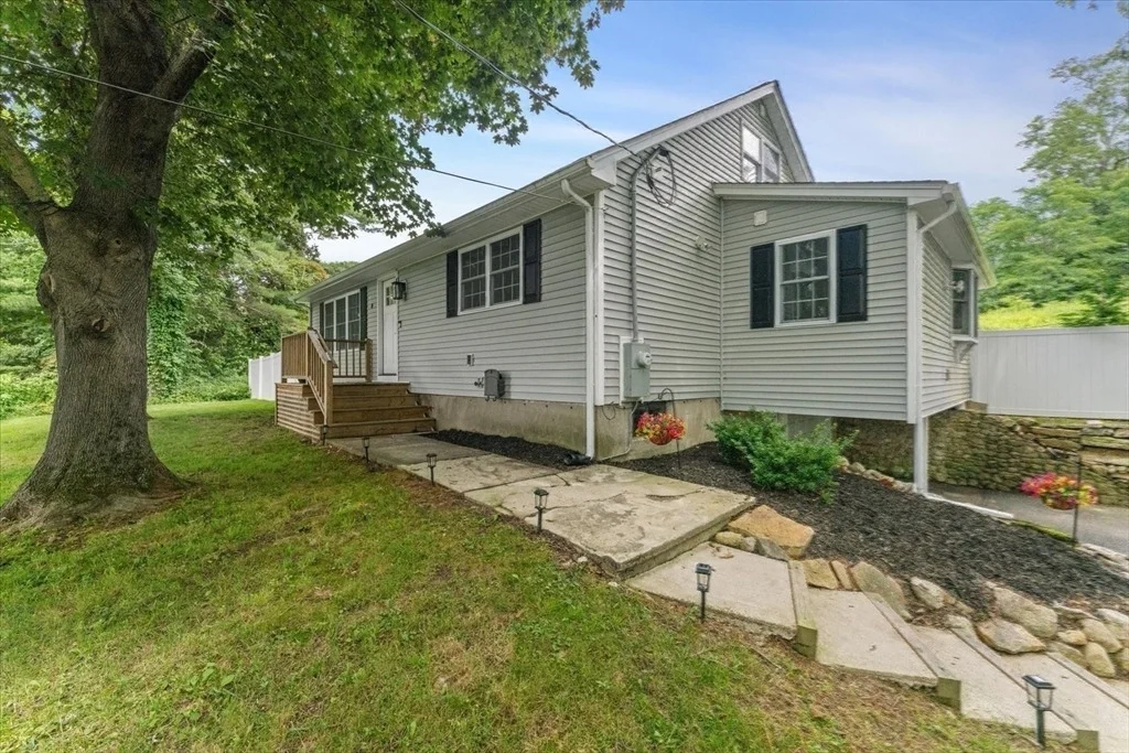 Photo of 11 Mendon Road