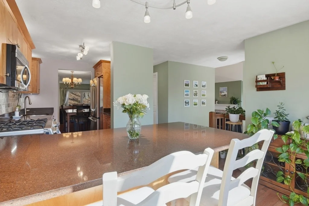 Photo of Unit 701 at 31 Blithewood Avenue