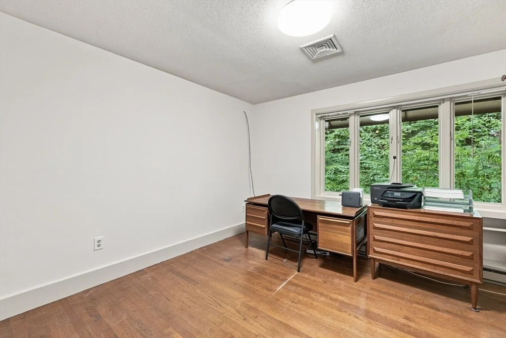 Photo of 8 Morgan Cir