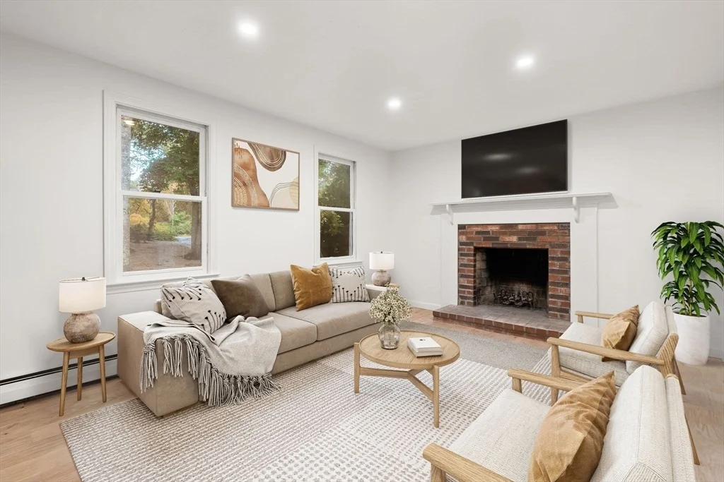 Photo of 34 Saddleback Rd