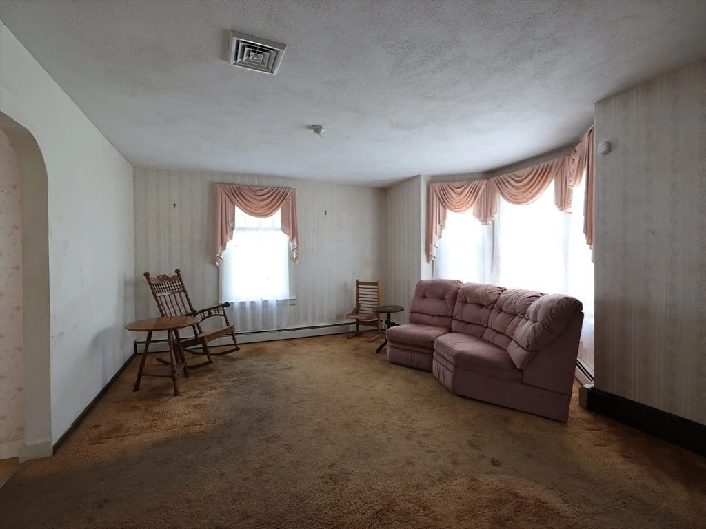 Photo of 433 Central Street