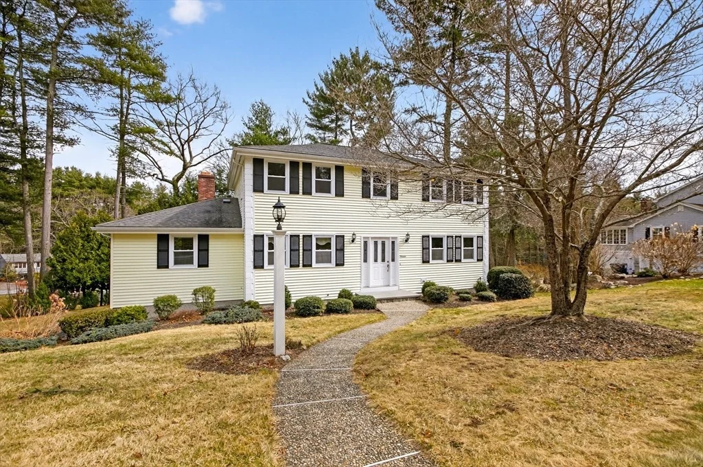 Photo of 16 Eastmount Road