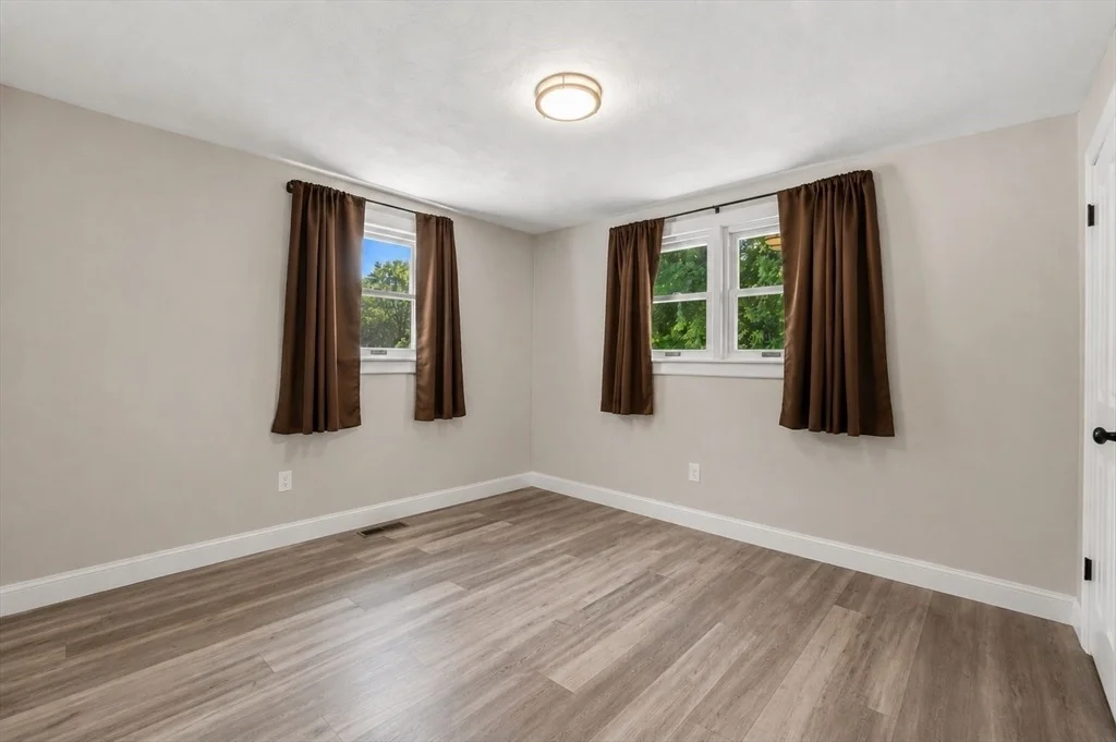 Photo of 140 Everett St