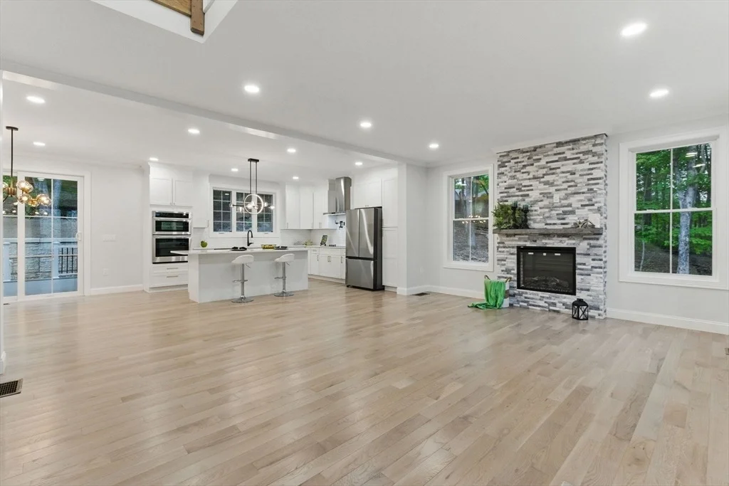 Photo of 835 West St