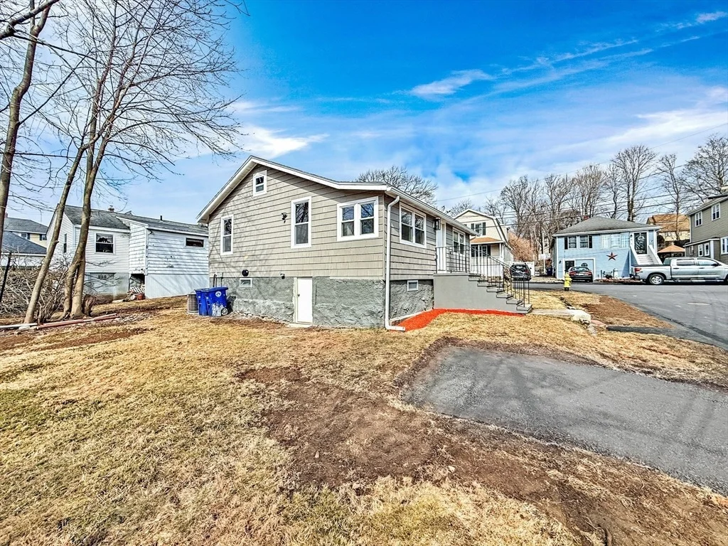 Photo of 87 Arborway Dr