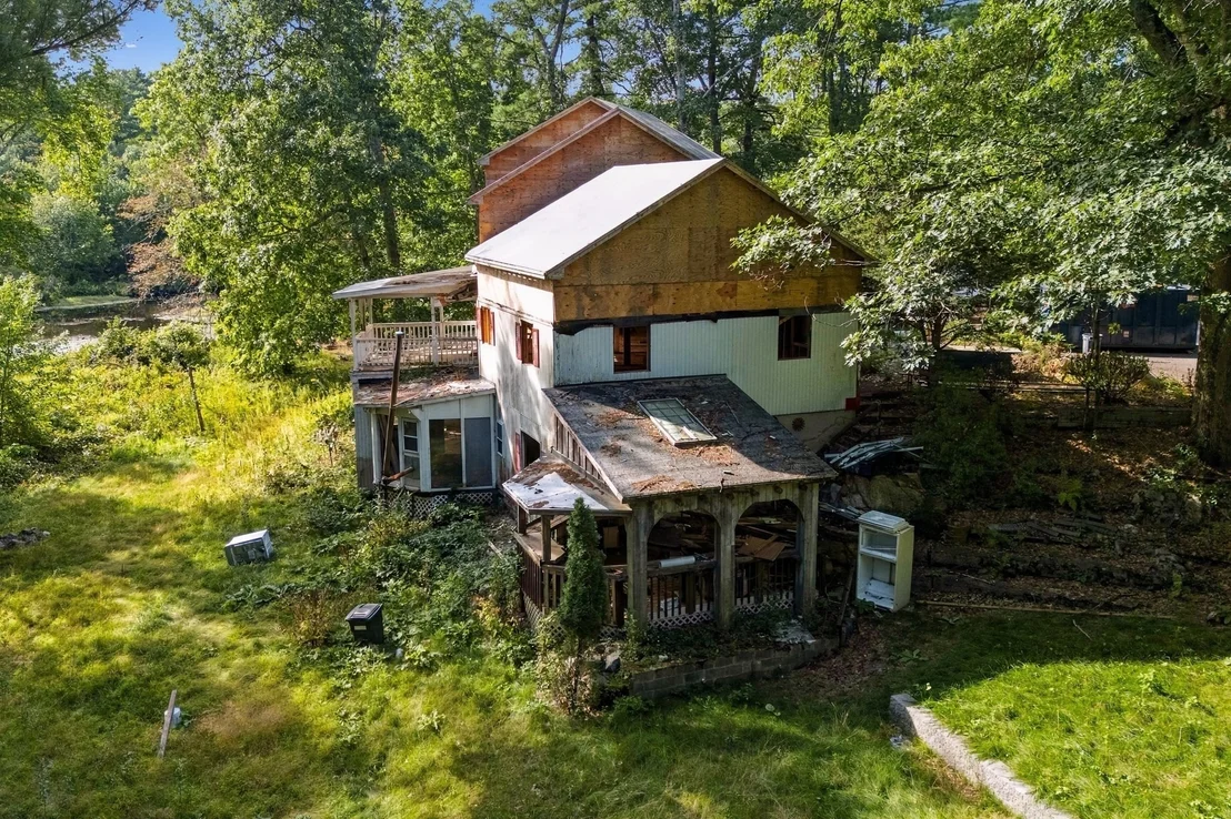 Photo of 47 Riverside Dr