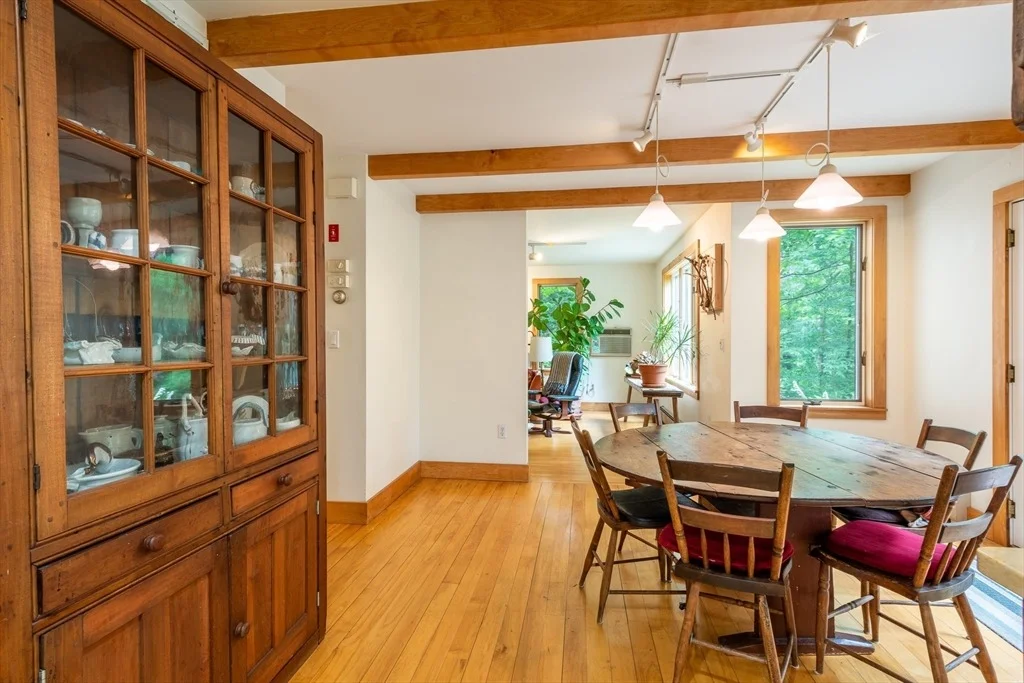 Photo of 71 Morgan Cir