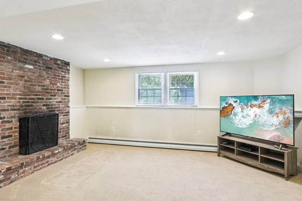 Photo of 181 High Plain Rd