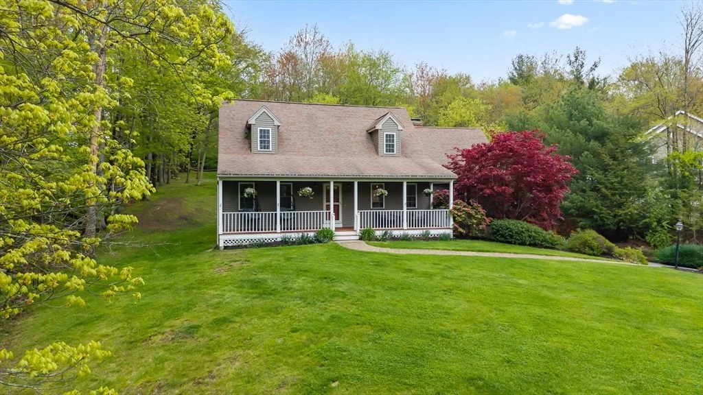 Photo of 13 Thompson Pond Rd