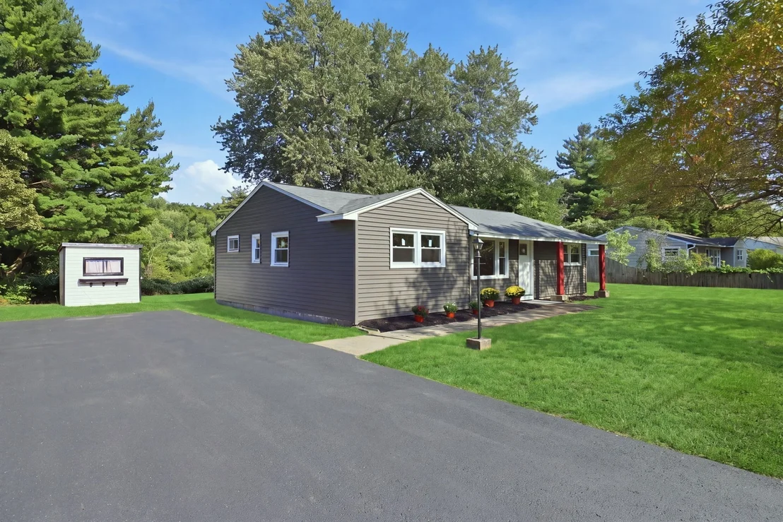 Photo of 243 Shady Brook Ln