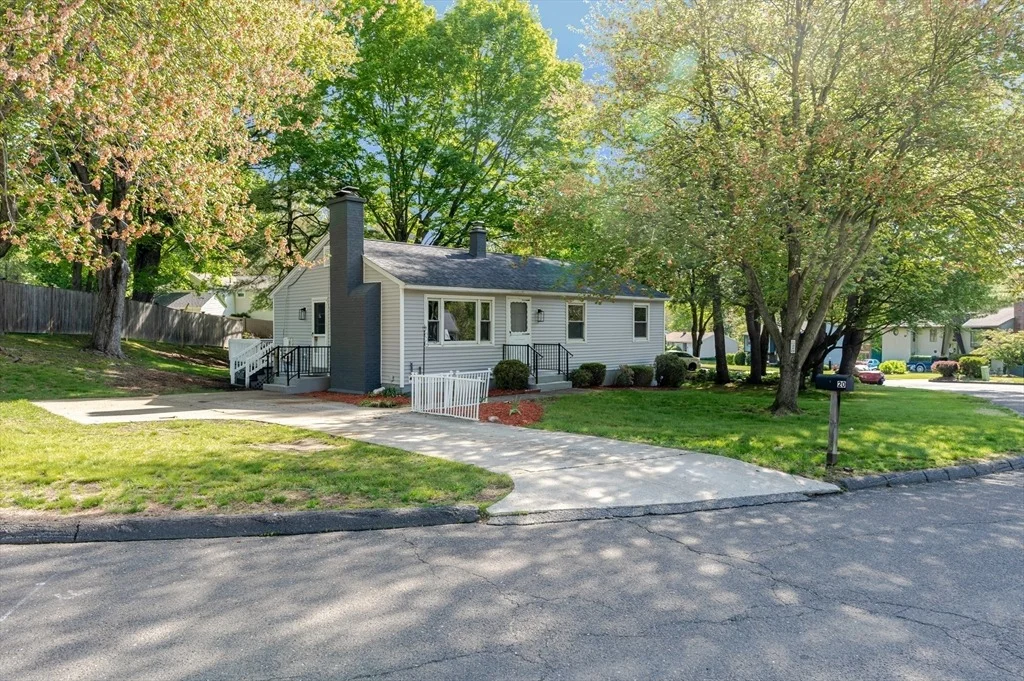 Photo of 20 Meadowbrook Dr