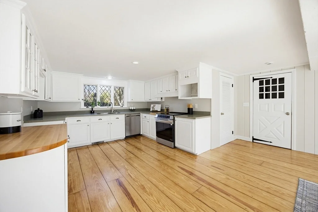 Photo of 16 Coleman Rd.