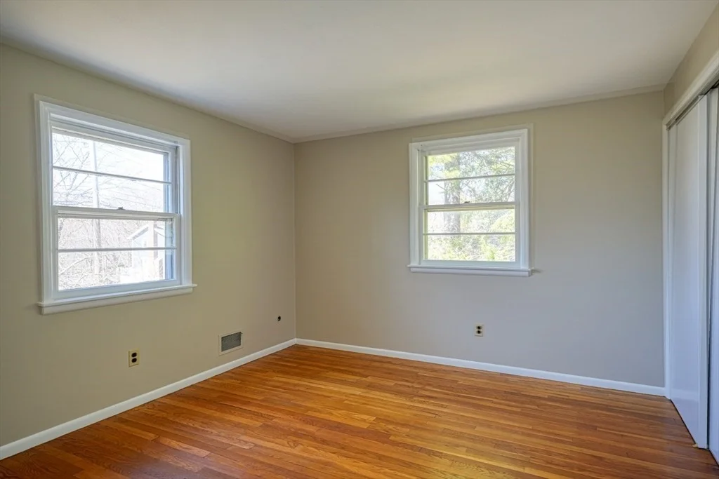 Photo of 49 Lanewood Ave