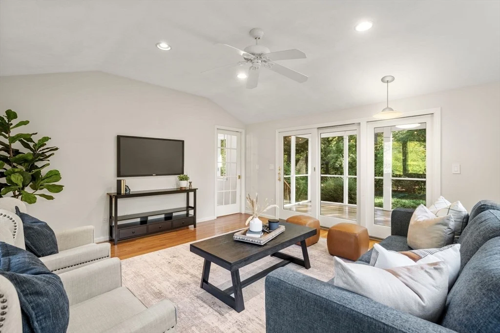 Photo of 97 Barton Dr