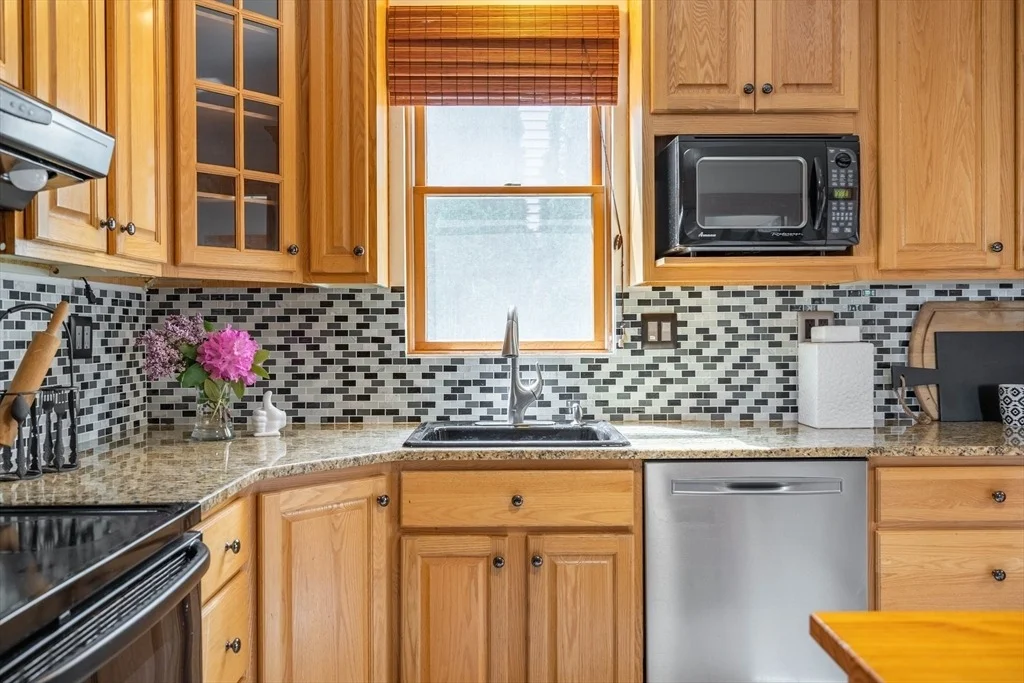 Photo of 204 Massasoit Rd