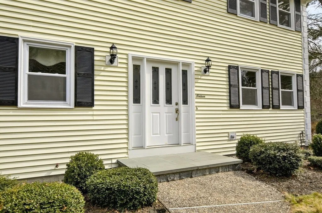 Photo of 16 Eastmount Road